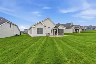 361 Victory Ln, Cecil, PA 15317 - Photo 5