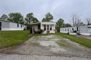 346 Calico Ln, Jeannette, PA 15644 - Photo 5