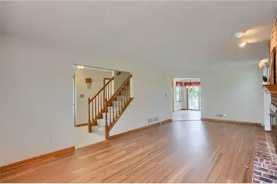 501 Saint Phillips Ct, Cranberry Township, PA 16066 - Photo 9