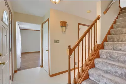 501 Saint Phillips Ct, Cranberry Township, PA 16066 - Photo 7