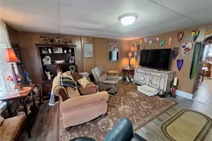 107 Glen Ave, Ellwood City, PA 16117 - Photo 3