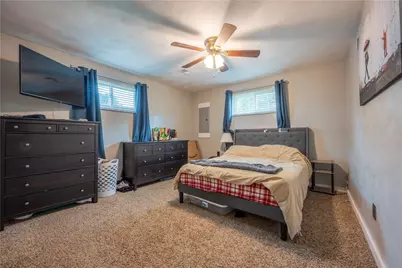 327 Beech Rd, Pittsburgh, PA 15239 - Photo 15