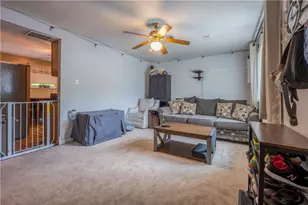 327 Beech Rd, Pittsburgh, PA 15239 - Photo 9