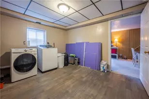 327 Beech Rd, Pittsburgh, PA 15239 - Photo 35