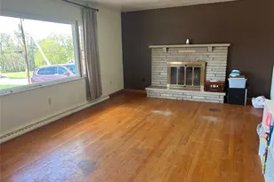 541 Morningstar Dr, Ellwood City, PA 16117 - Photo 3