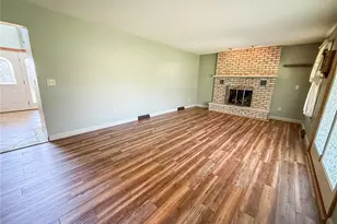 104 Dakotah Dr, Center Township, PA 16001 - Photo 5