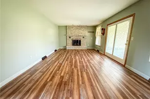 104 Dakotah Dr, Center Township, PA 16001 - Photo 3