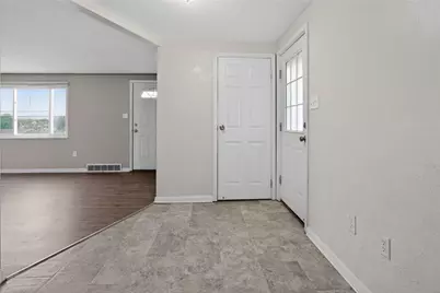 3220 Overlook Dr, Liberty Boro, PA 15133 - Photo 3
