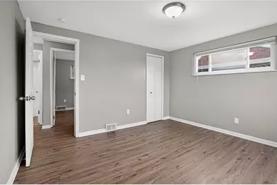 3220 Overlook Dr, Liberty Boro, PA 15133 - Photo 21