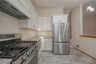 1479 Greendale Dr, Pittsburgh, PA 15239 - Photo 9
