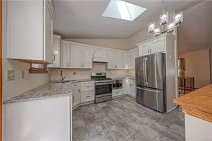 1479 Greendale Dr, Pittsburgh, PA 15239 - Photo 7