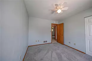 1479 Greendale Dr, Pittsburgh, PA 15239 - Photo 17