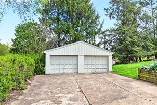 1700 Village Rd, Pittsburgh, PA 15116 - Photo 47