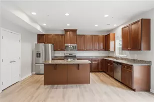 202 Pointe View Dr, Adams Township, PA 16046 - Photo 3