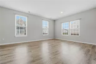 202 Pointe View Dr, Adams Township, PA 16046 - Photo 9
