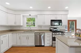 133 Village Dr, Cranberry Township, PA 16066 - Photo 9