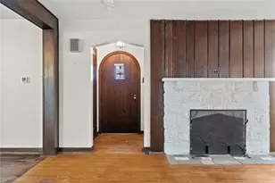 734 Shady Ln, Pittsburgh, PA 15228 - Photo 5
