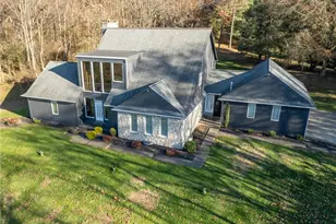 550 Locust Valley Rd, Hempfield Township, PA 15601 - Photo 5