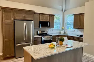 134 Independence Dr, Jefferson Township, PA 16023 - Photo 5