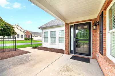 2104 Isleworth Ln, Cranberry Township, PA 16066 - Photo 5