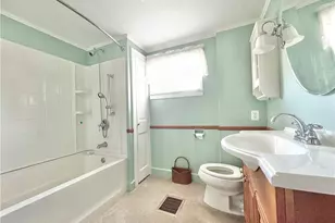 212 E Meyer Ave, New Castle, PA 16105 - Photo 15