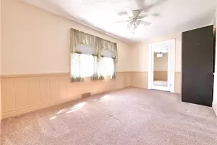 212 E Meyer Ave, New Castle, PA 16105 - Photo 13
