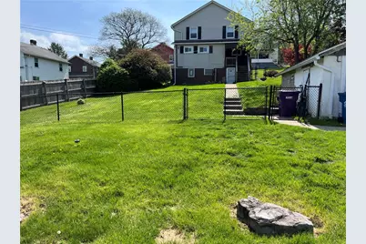 9155 Maple St, Pittsburgh, PA 15239 - Photo 3