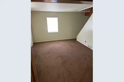 9155 Maple St, Pittsburgh, PA 15239 - Photo 5