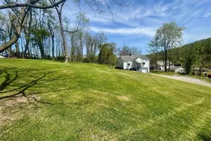 1133 Venetia Rd, Nottingham, PA 15330 - Photo 3