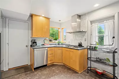1912 Mount Royal Blvd, Pittsburgh, PA 15116 - Photo 15