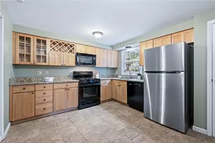 136 Kenney Dr, Leet Township, PA 15143 - Photo 3