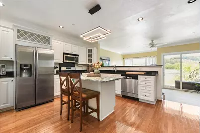 115 Saint Charles Ct, Pittsburgh, PA 15238 - Photo 3