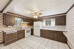 2983 Edgecliff Rd, Lower Burrell, PA 15068 - Photo 7