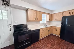 2710 Henderson Rd, White Oak, PA 15131 - Photo 9