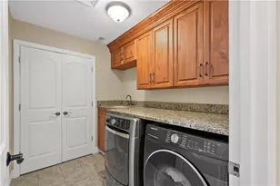 1864 Winchester Dr, Pittsburgh, PA 15241 - Photo 33