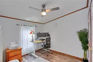 123 Merle Ln, Scott Township, PA 16101 - Photo 3