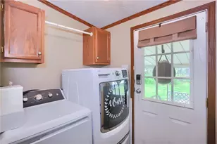 123 Merle Ln, Scott Township, PA 16101 - Photo 5
