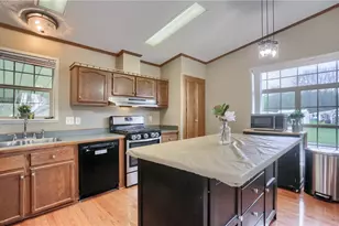 123 Merle Ln, Scott Township, PA 16101 - Photo 9