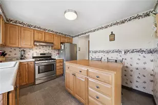 4130 Stratford Dr, Hempfield Township, PA 15642 - Photo 7