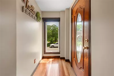 1122 Hillsview Ter, Green Tree, PA 15220 - Photo 3