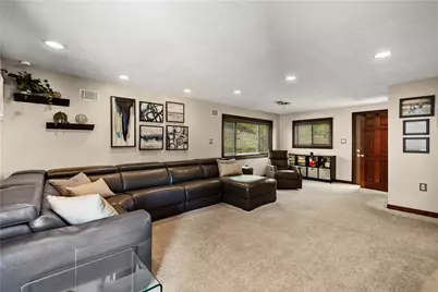 1122 Hillsview Ter, Green Tree, PA 15220 - Photo 15