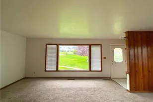 469 Girard St, Westmont Hilltop School District, PA 15905 - Photo 5