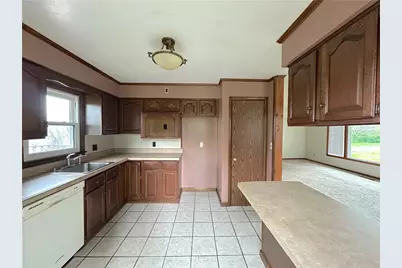 469 Girard St, Westmont Hilltop School District, PA 15905 - Photo 11