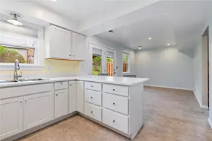 305 Squire Cir, Pittsburgh, PA 15212 - Photo 13