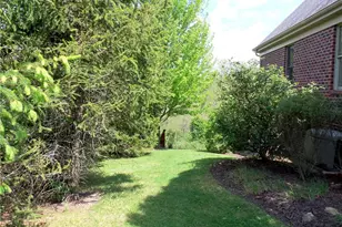 7011 Sunrise Ln, Mt Pleasant Twp, PA 15057 - Photo 37