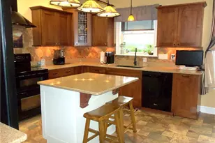 7011 Sunrise Ln, Mt Pleasant Twp, PA 15057 - Photo 11