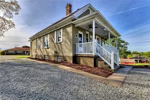 1016 Patterson Ave, Jeannette, PA 15644 - Photo 27