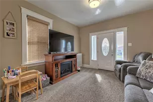 1016 Patterson Ave, Jeannette, PA 15644 - Photo 9