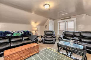1016 Patterson Ave, Jeannette, PA 15644 - Photo 17