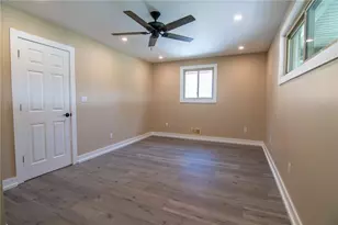 127 Dunbar Dr, Wilkins Township, PA 15235 - Photo 9